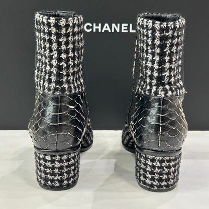 Chanel – Stiefeletten Größe 38