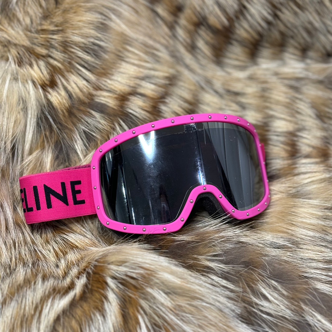Céline - Pink ski mask