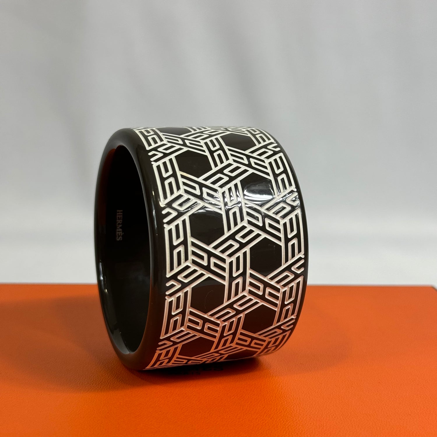 Hermès - Lacquered wood bracelet