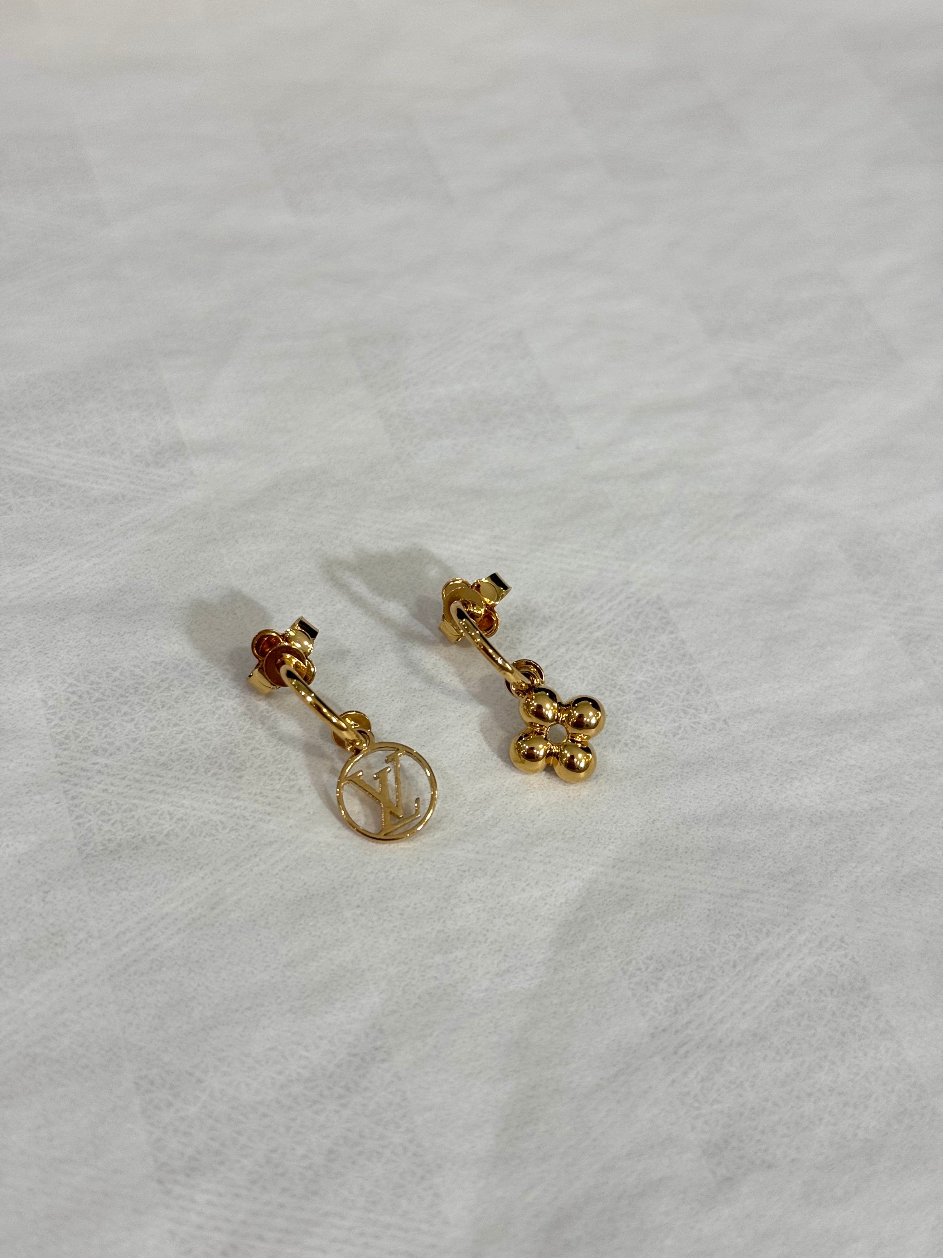 Louis Vuitton - Puces d’oreilles monogramme