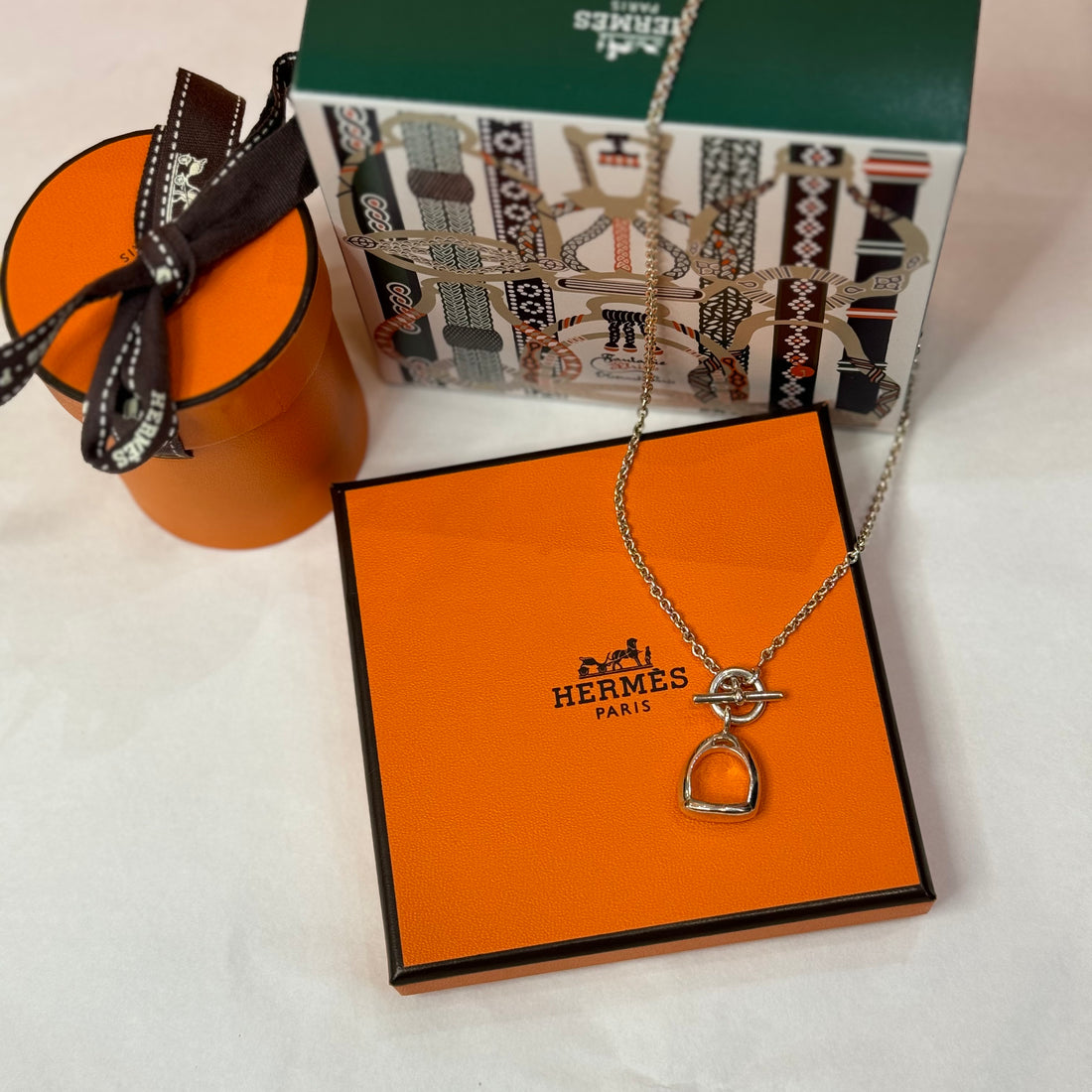 Hermès - Silver stirrup necklace