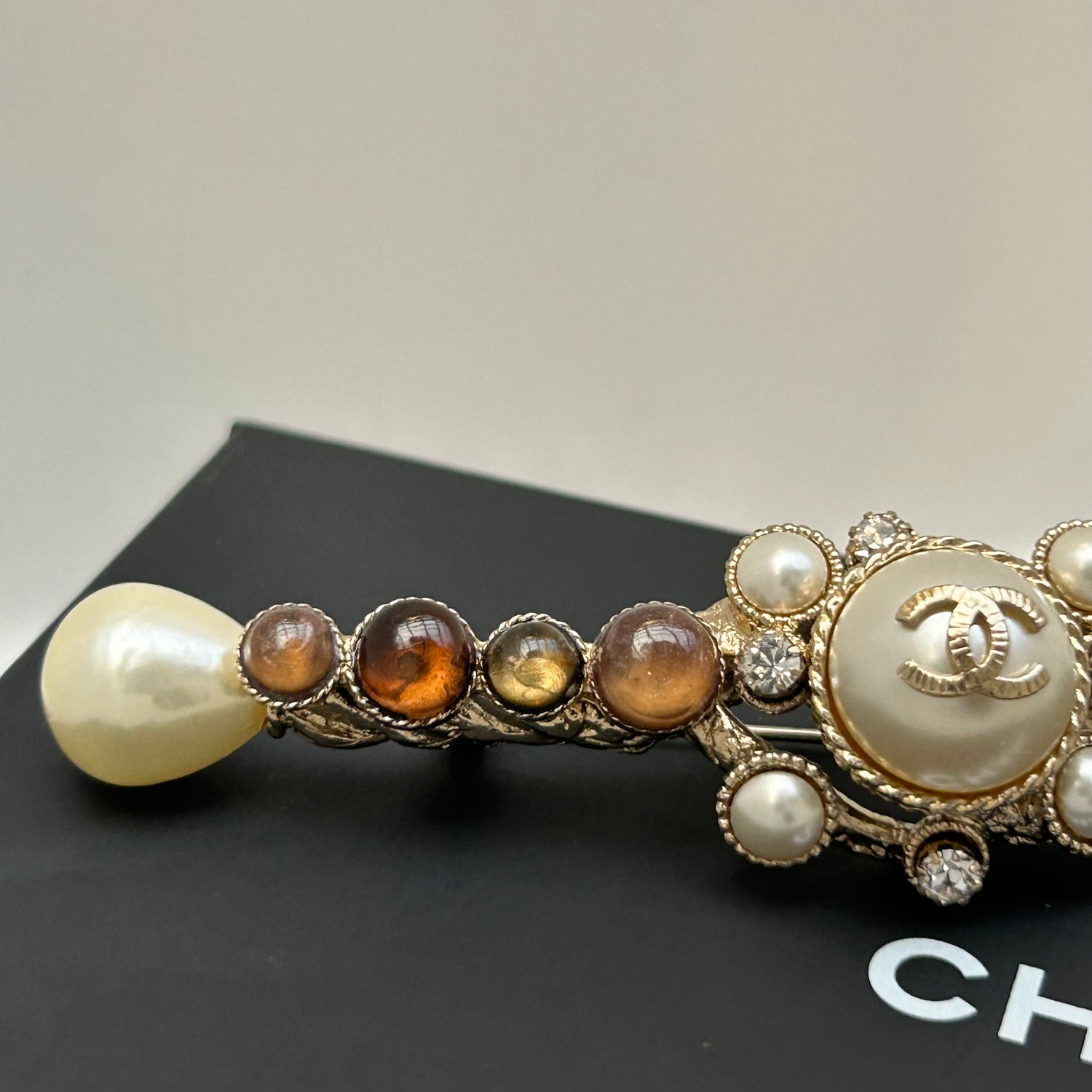 Chanel - Brooch