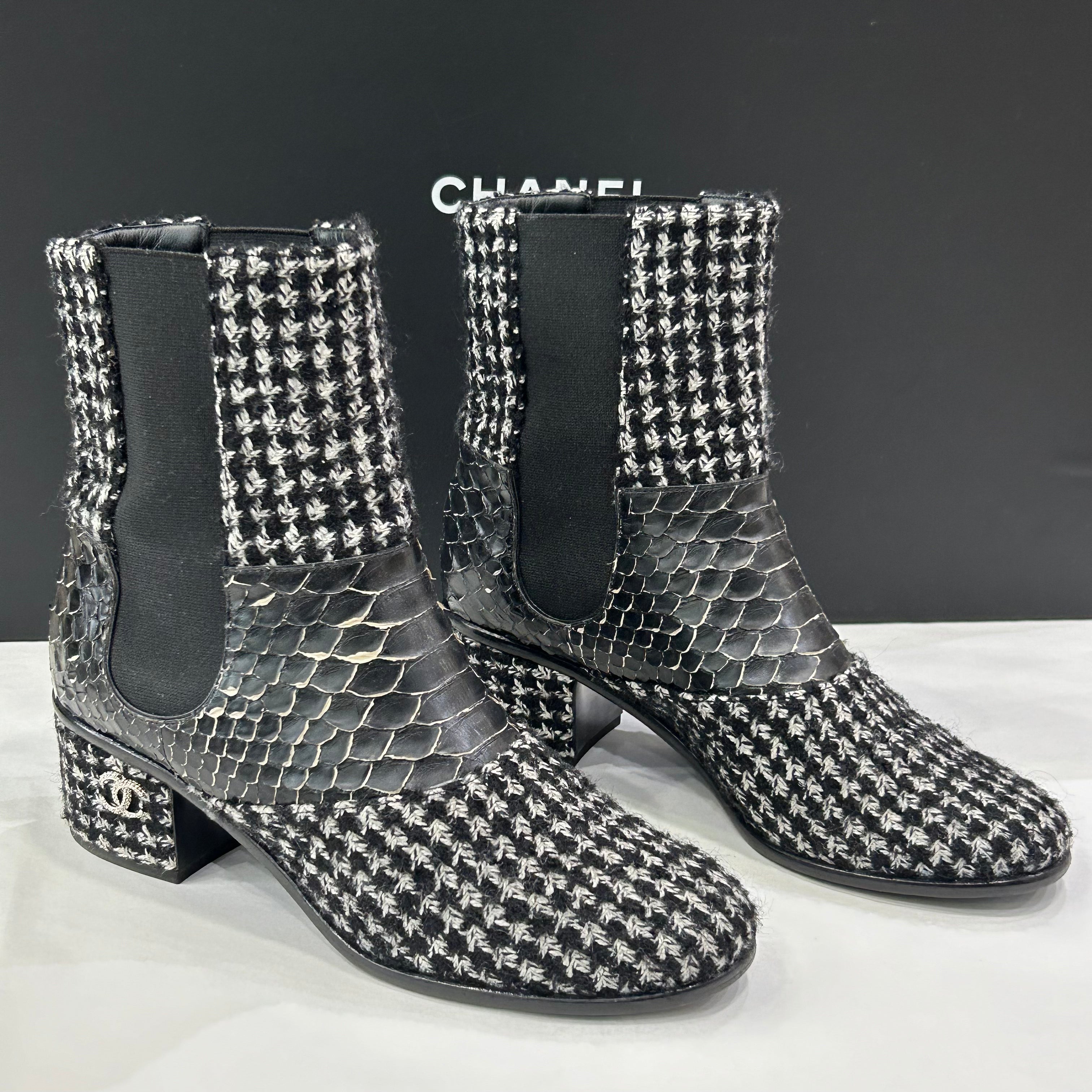 Chanel - Ankle boots size 38
