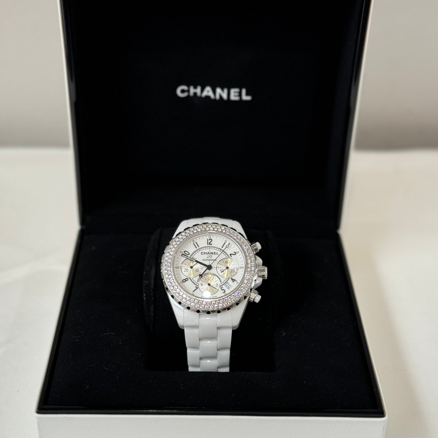 Chanel - Montre J-12 Chrono diamants