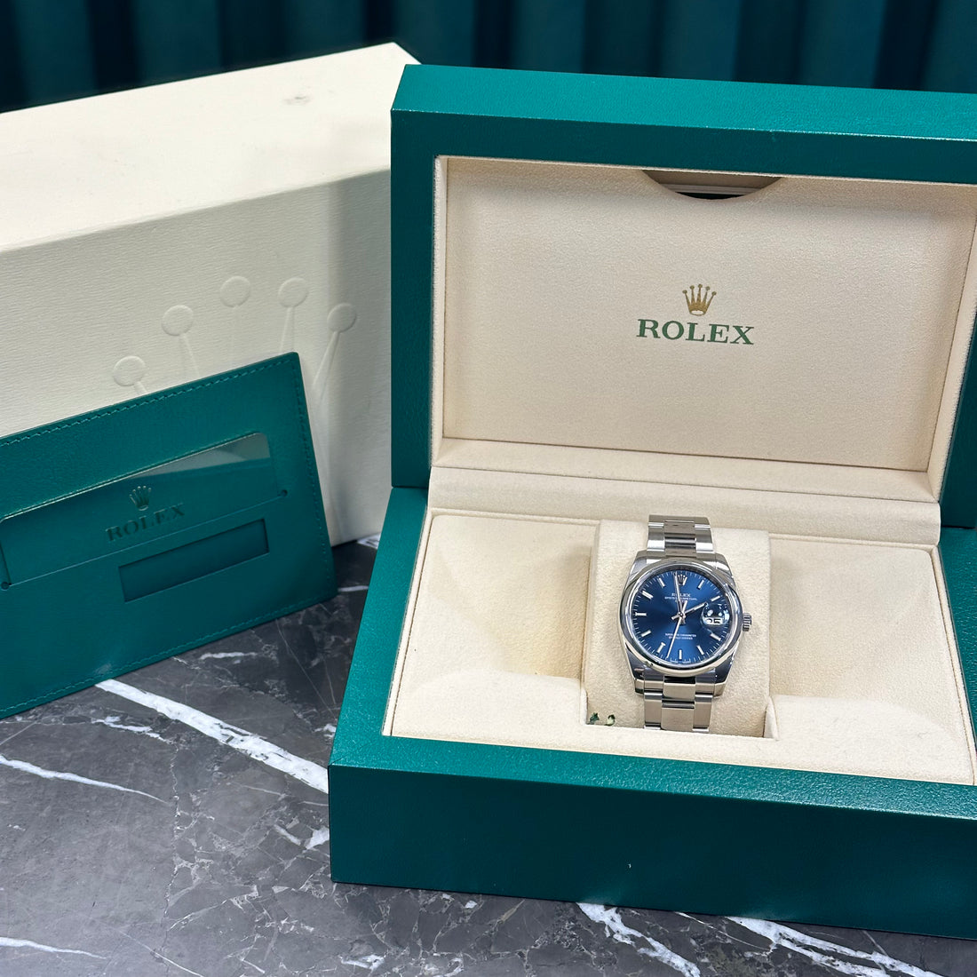 Rolex – Montre Oyster Perpetual Date