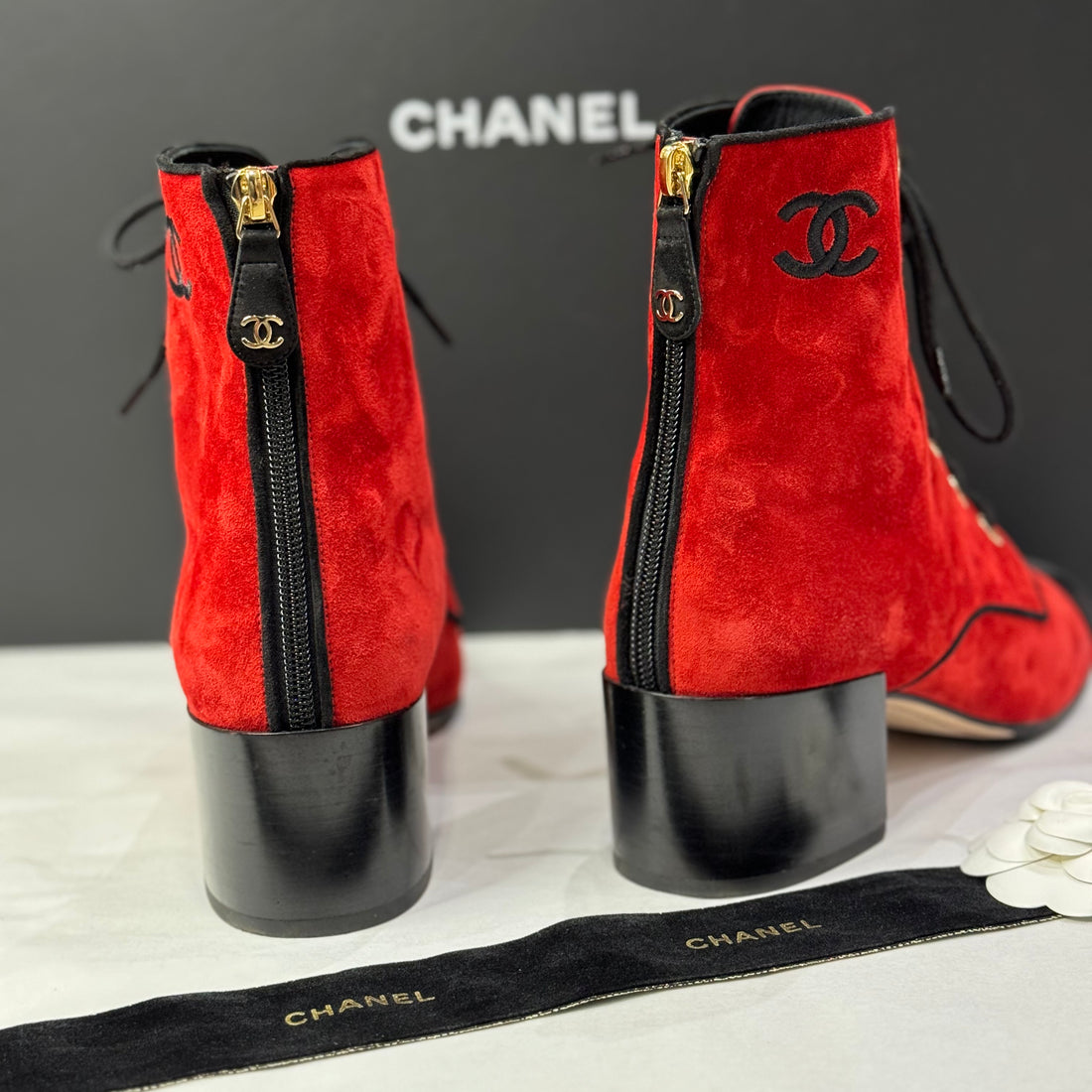 Chanel – Stiefeletten T. 39