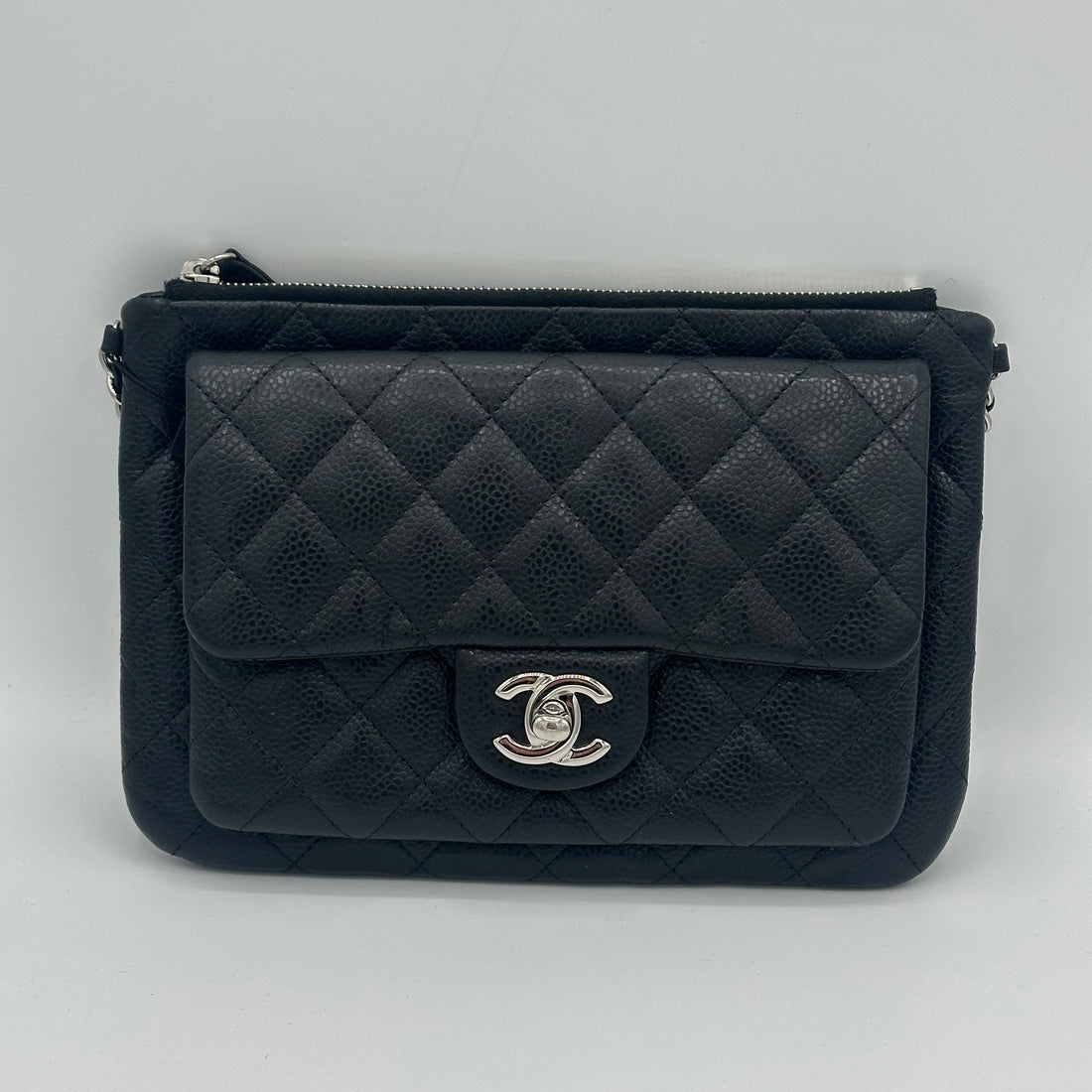 Chanel - Pochette cuir caviar