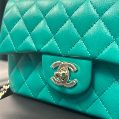 Chanel - Sac à rabat avec poignée