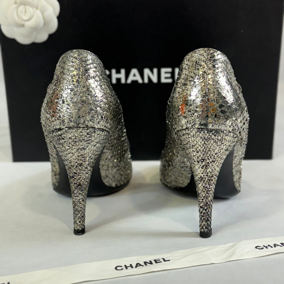 Chanel - 银色蟒蛇纹高跟鞋 T.37.5