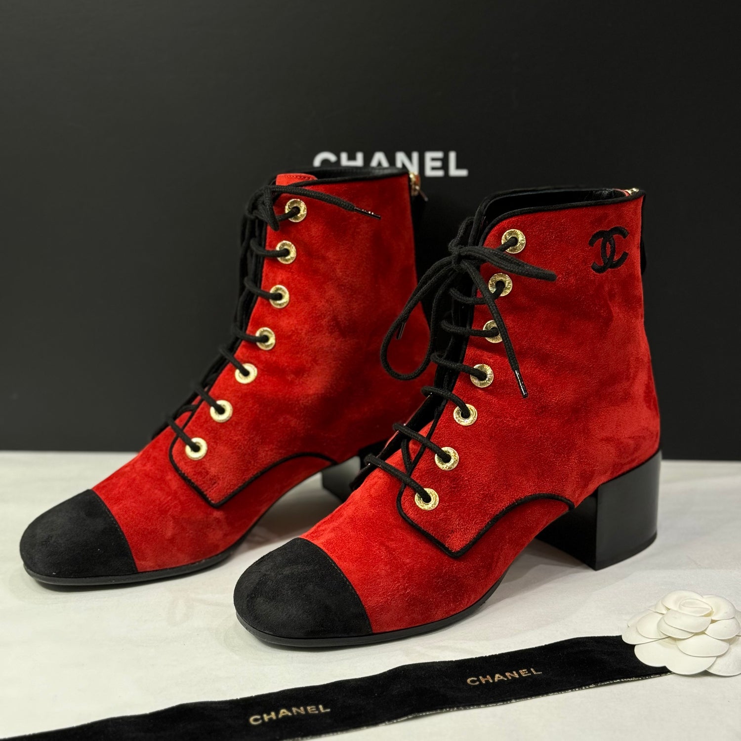 Chanel - 踝靴T.39 – Les Folies d'Eugenie