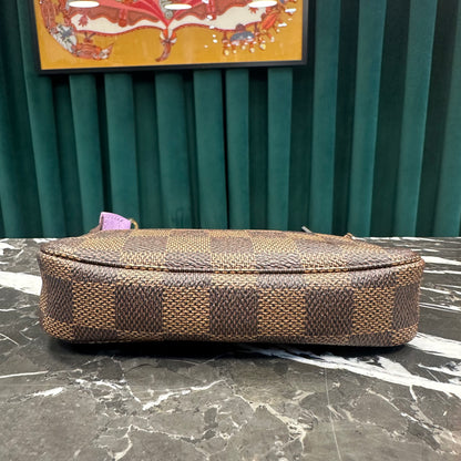 Louis Vuitton - Pochette Mini Accessoires