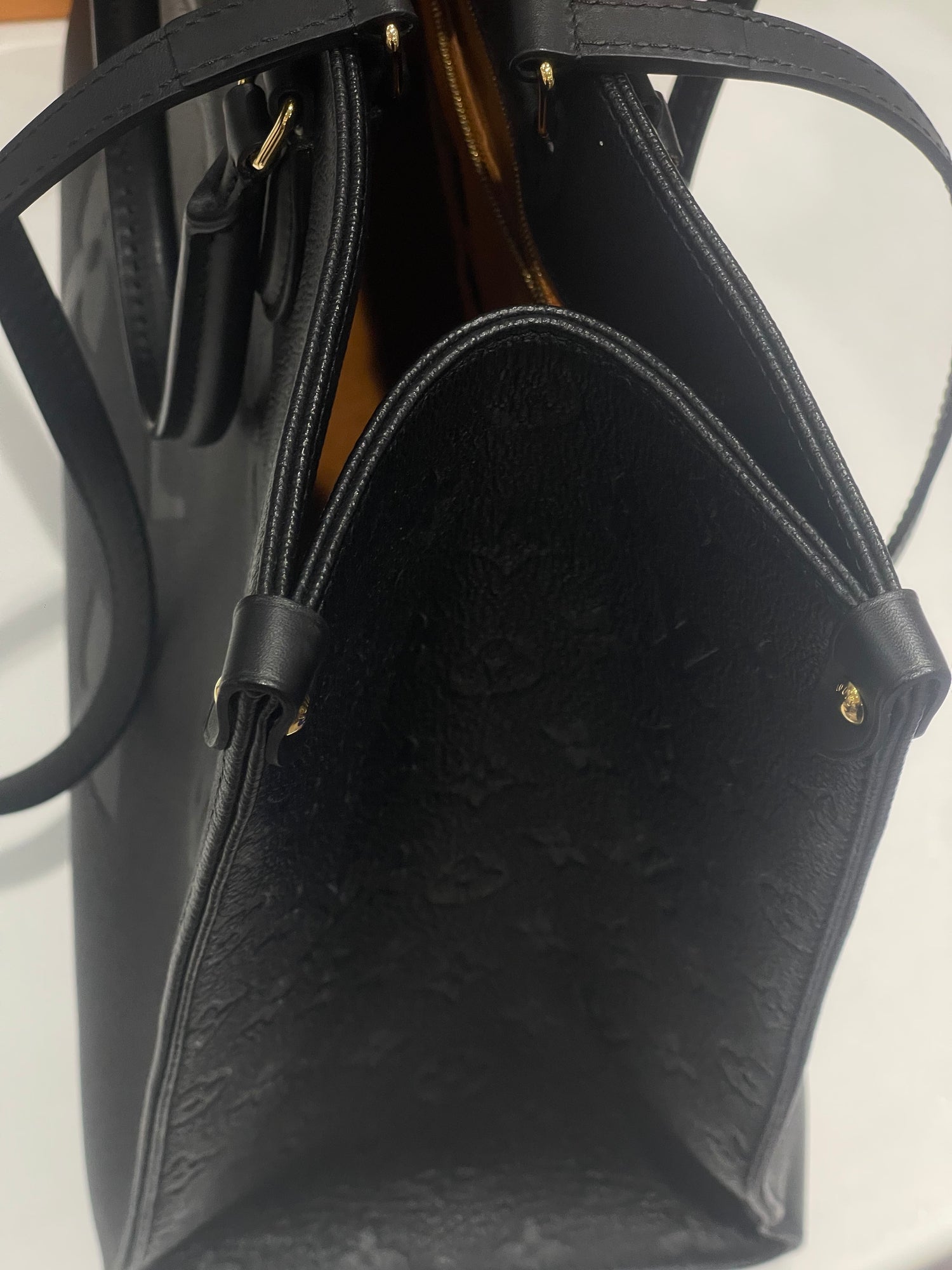 Louis Vuitton - Onthego black leather GM tote bag