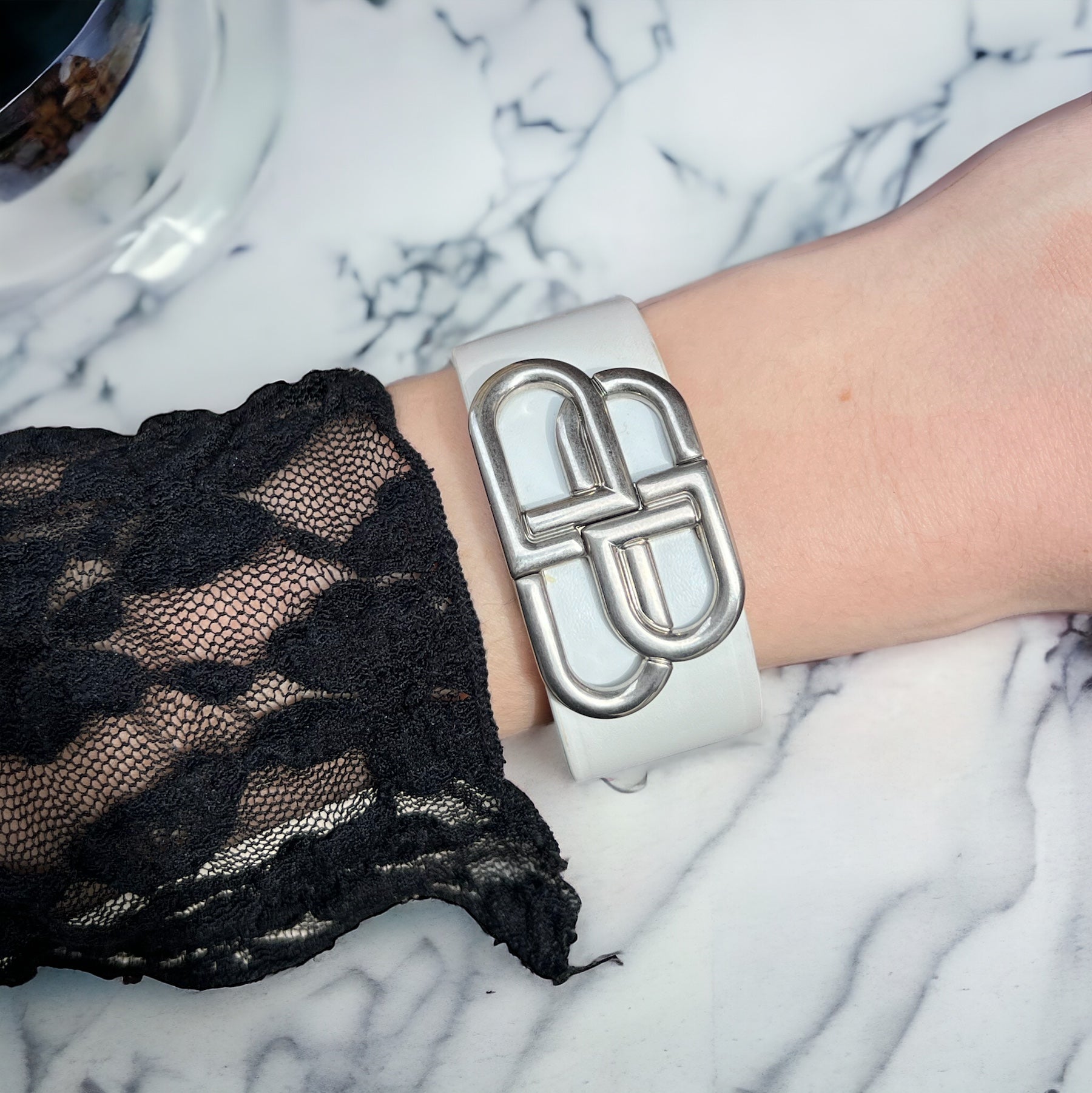 Balenciaga Bracelet en cuir S - Les Folies d&