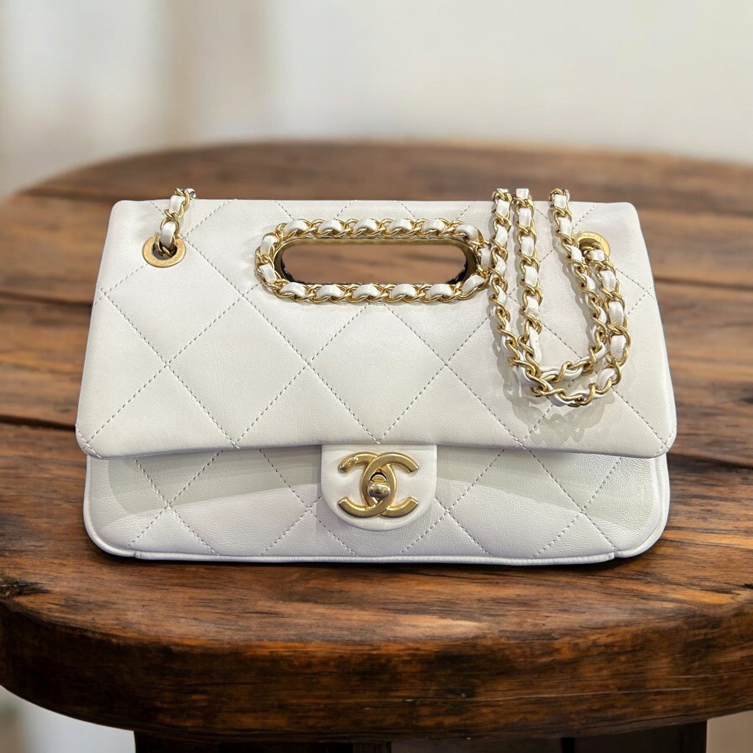 Chanel - Catch flap bag - Les Folies d&