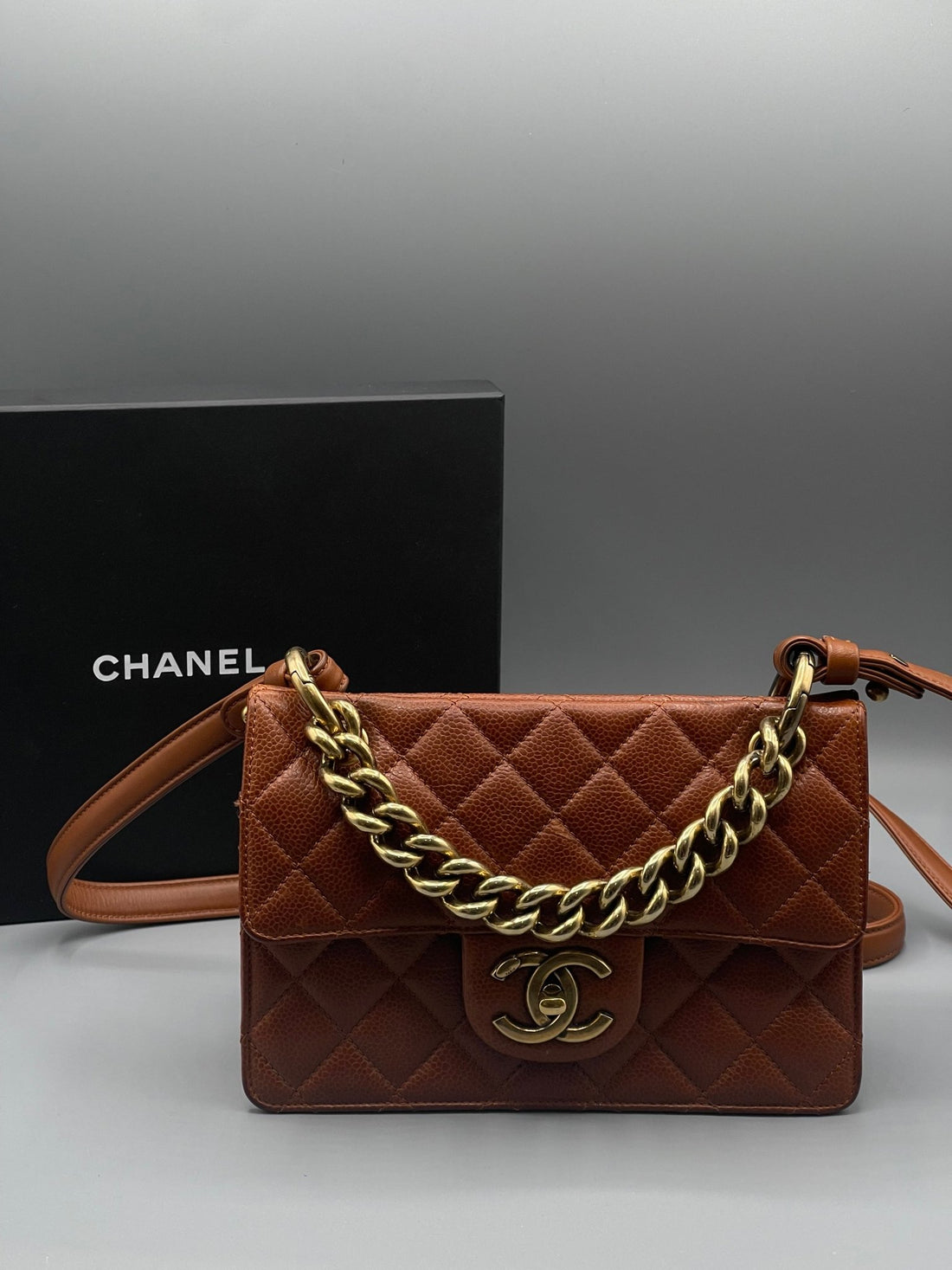 Chanel - Petit Sac classique chain - Les Folies d&