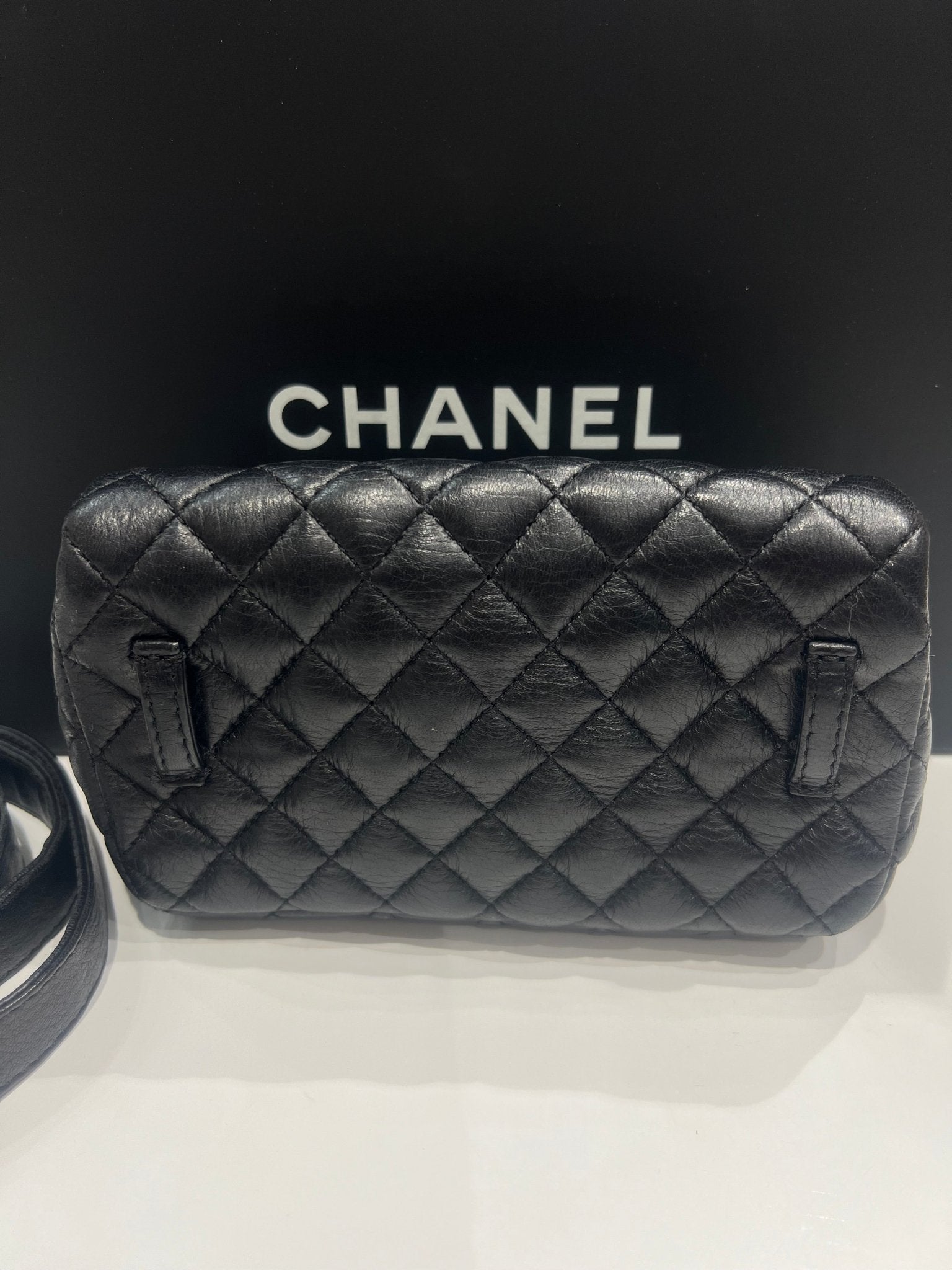 Chanel pochette ceinture cuir noir