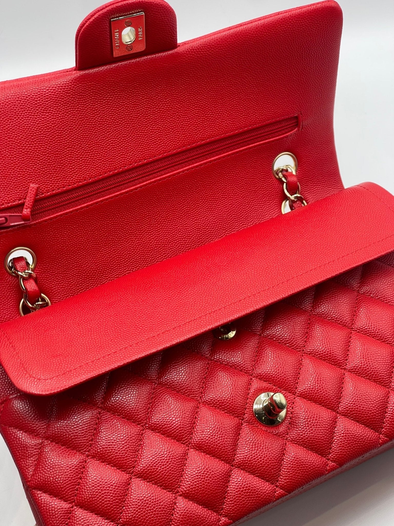 Chanel - Sac 11.12 classique timeless 25 rouge - Les Folies d&