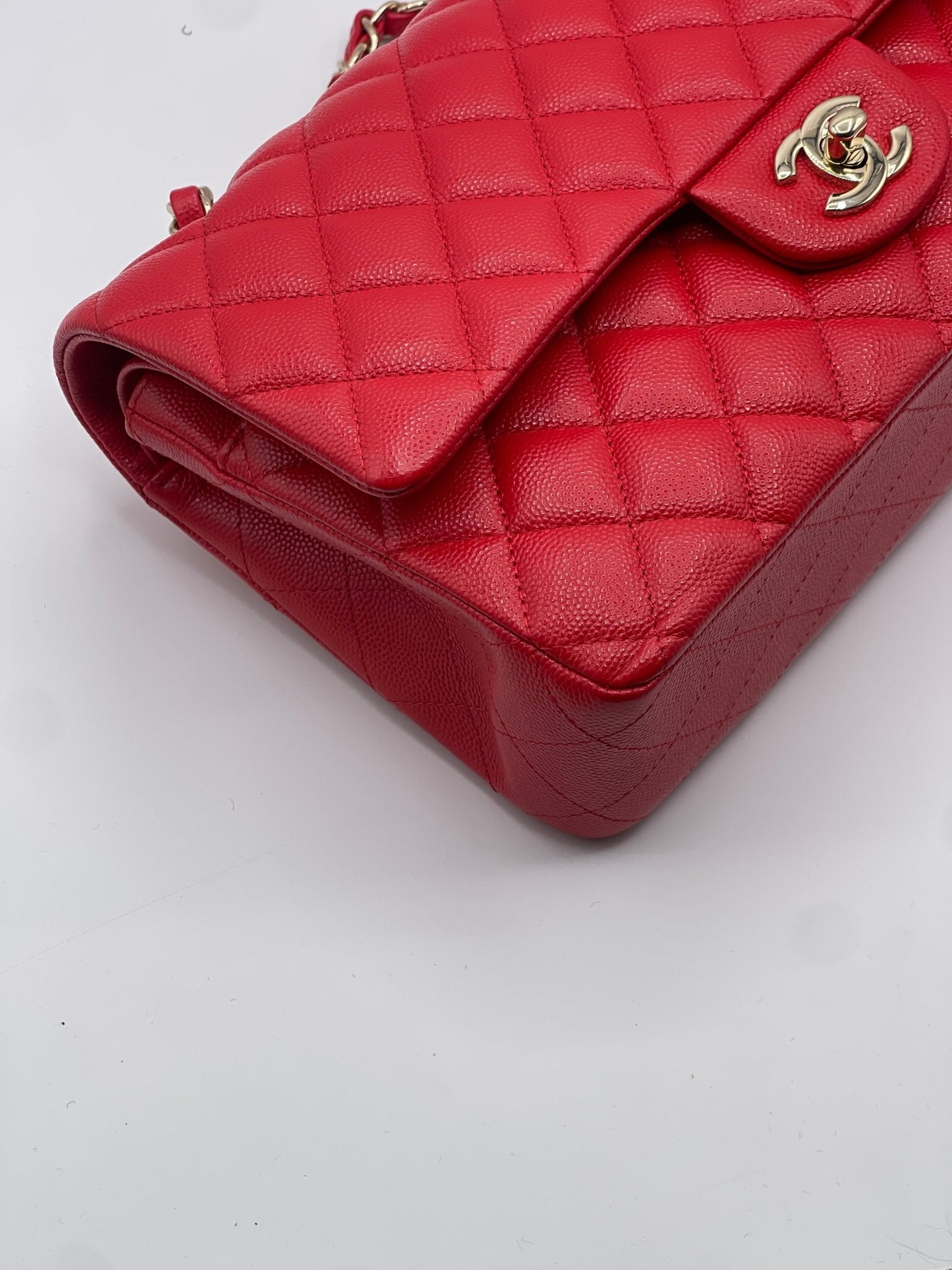 Chanel - Sac 11.12 classique timeless 25 rouge - Les Folies d&