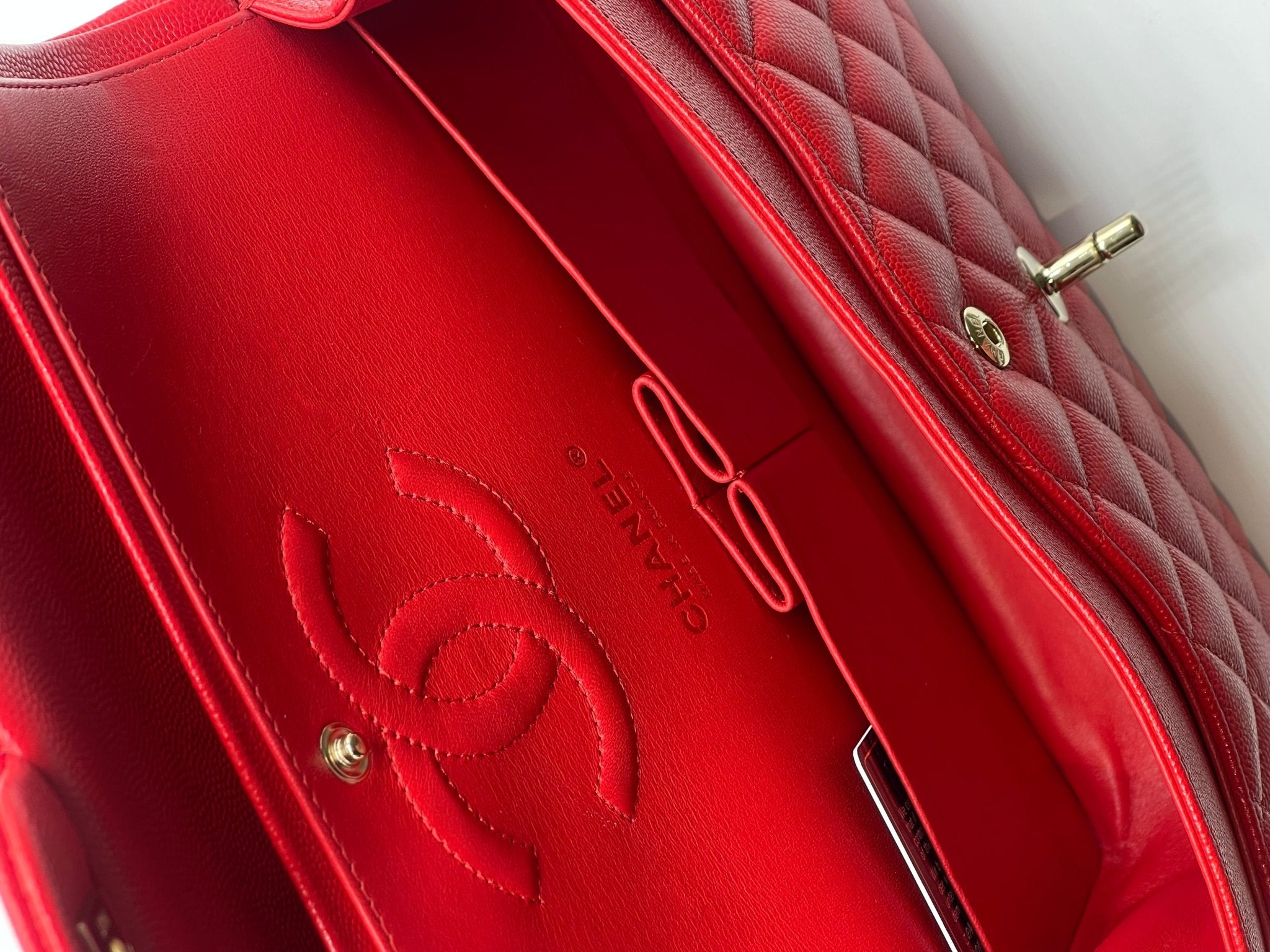 Chanel - Sac 11.12 classique timeless 25 rouge - Les Folies d&