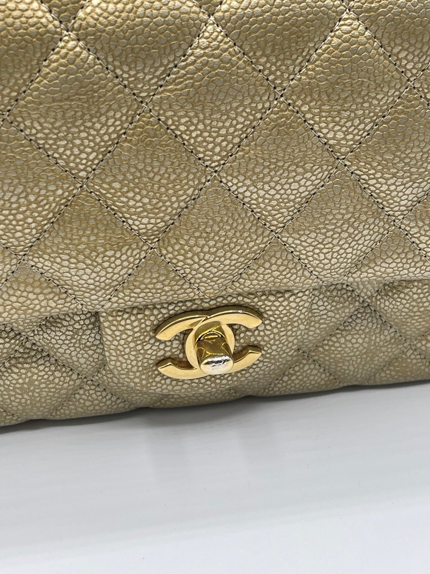 Chanel - Sac 11.12 Timeless doré irisé - Les Folies d&