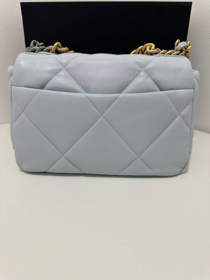 Chanel - Sac 19 bleu nuage - Les Folies d&