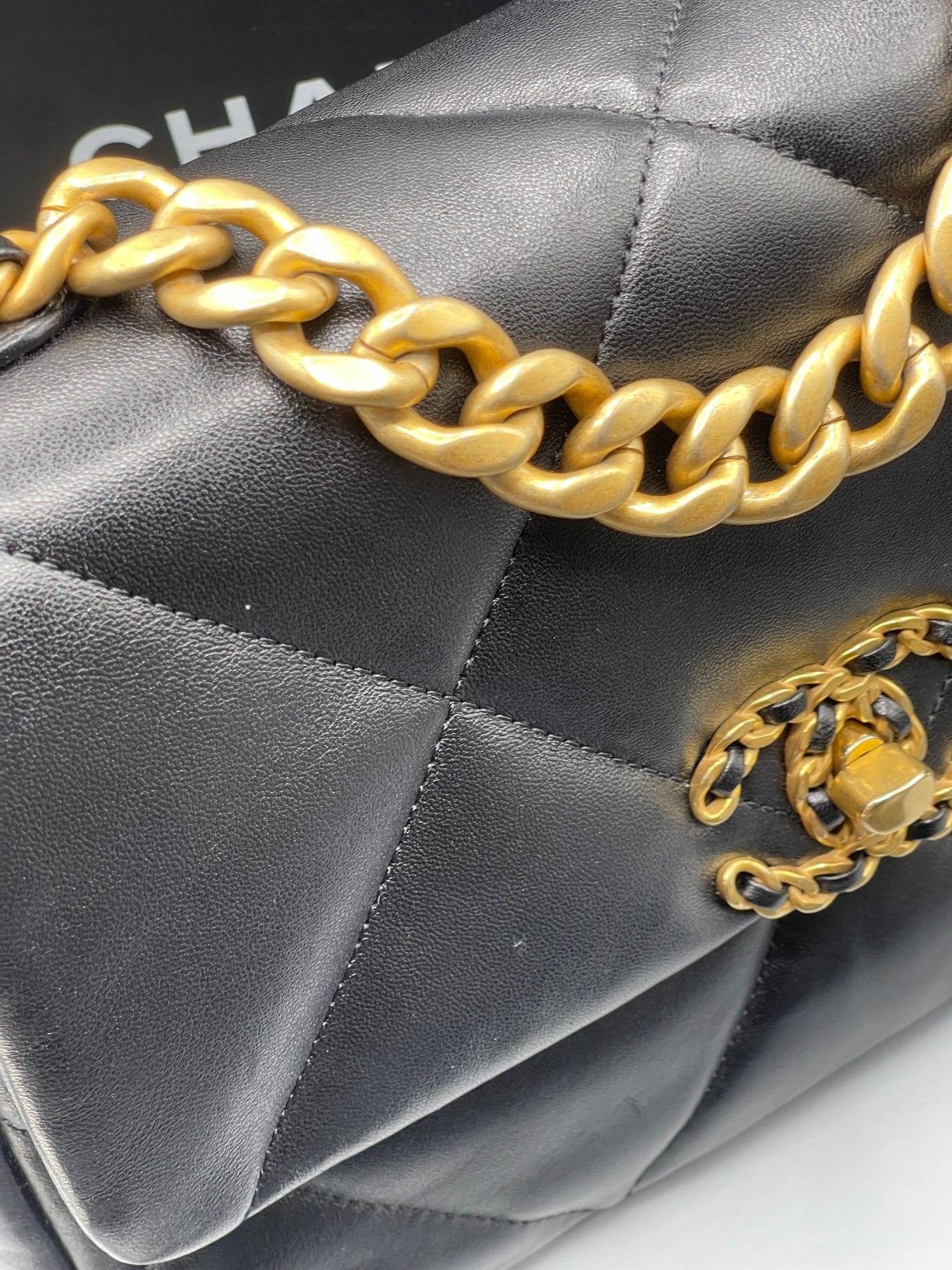 Chanel - Sac 19 noir - Les Folies d&