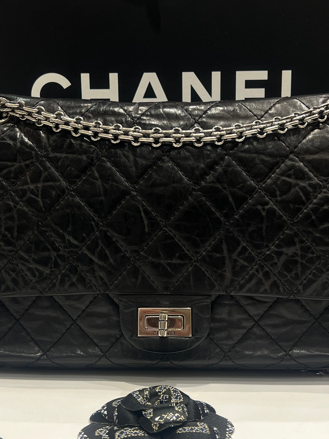 Chanel - sac 2 55 grand modèle 226 cuir vieilli noir - Les Folies d&