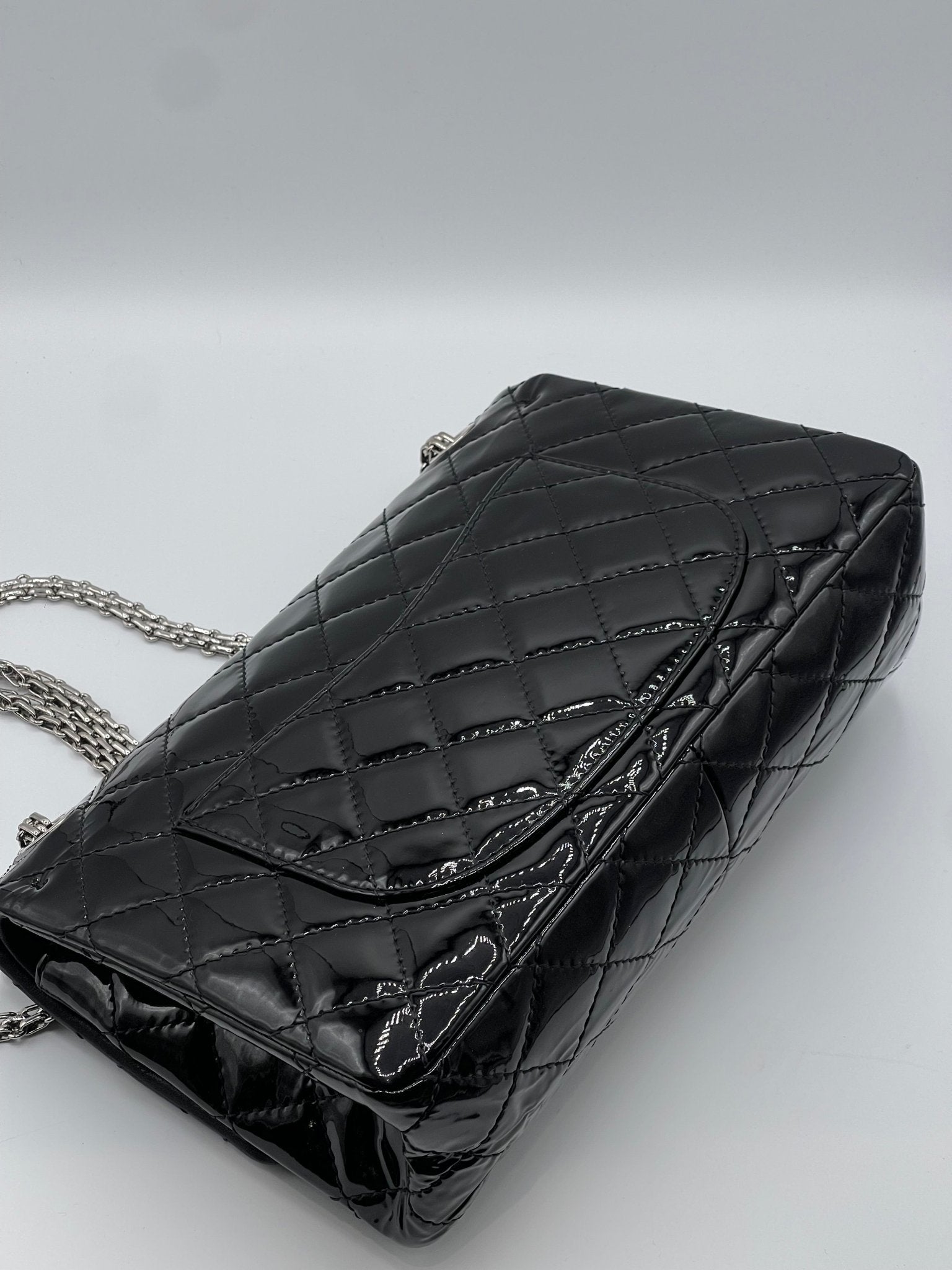 Chanel - Sac 2.55 vernis noir - Les Folies d&