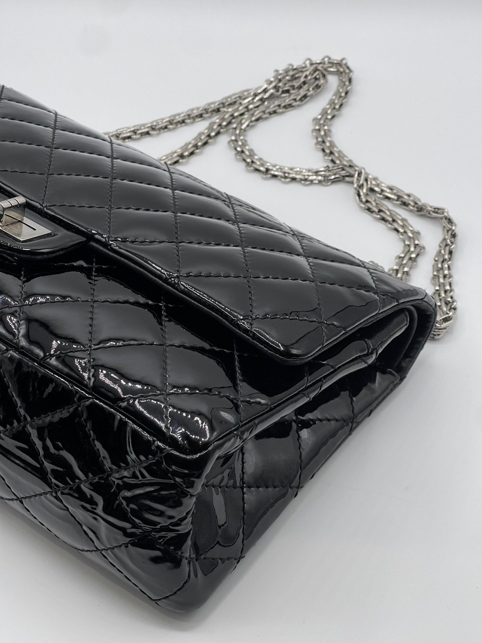 Chanel - Sac 2.55 vernis noir - Les Folies d&