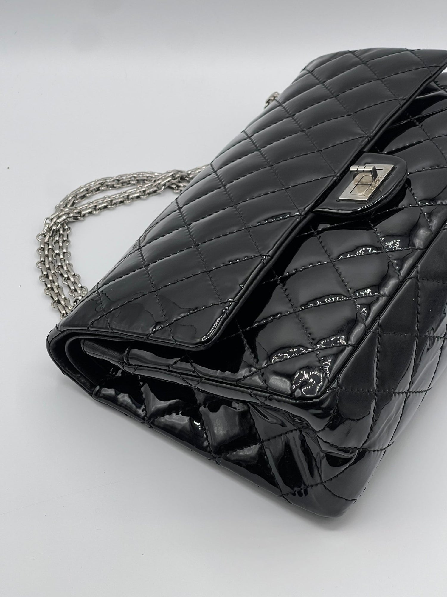 Chanel - Sac 2.55 vernis noir - Les Folies d&