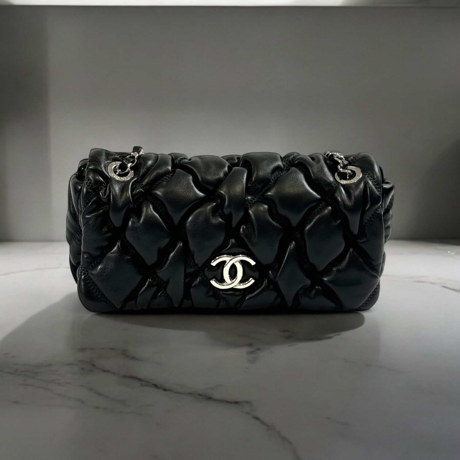 Chanel - Sac à rabat Bubble black - Les Folies d&