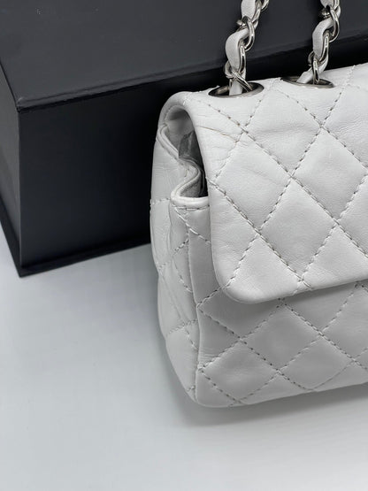 Chanel - Sac baguette blanc - Les Folies d&