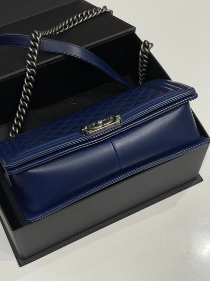 Chanel - Sac Boy GM bleu électrique - Les Folies d&