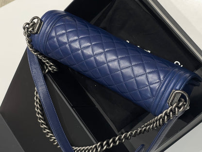 Chanel - Sac Boy GM bleu électrique - Les Folies d&