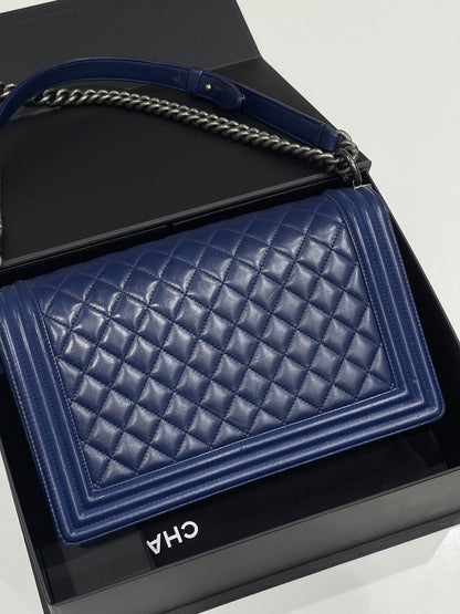 Chanel - Sac Boy GM bleu électrique - Les Folies d&