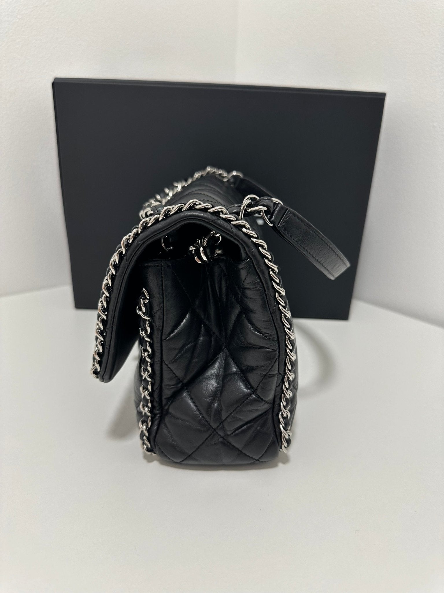 Chanel - Sac Chain Around noir - Les Folies d&