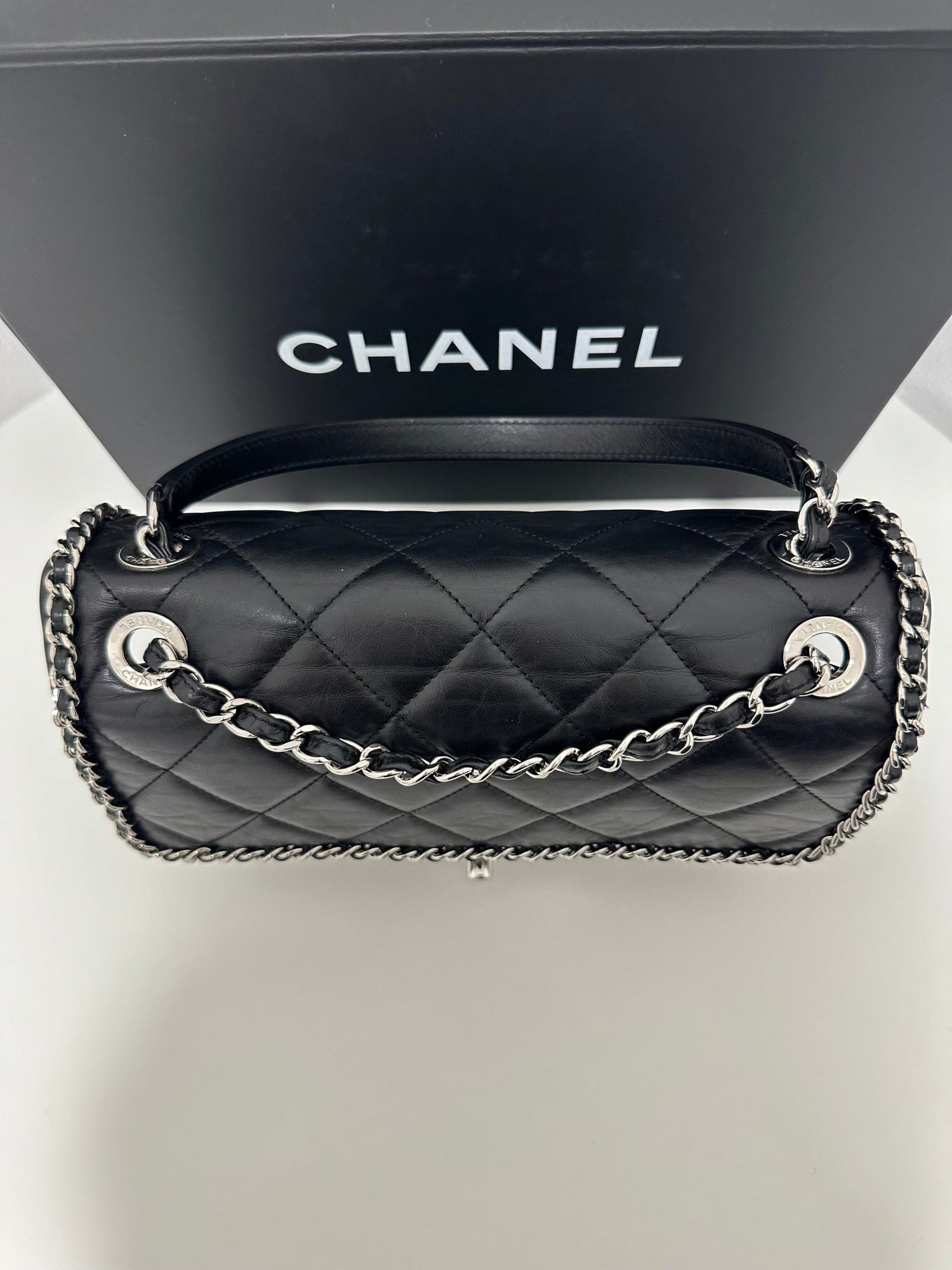 Chanel - Sac Chain Around noir - Les Folies d&