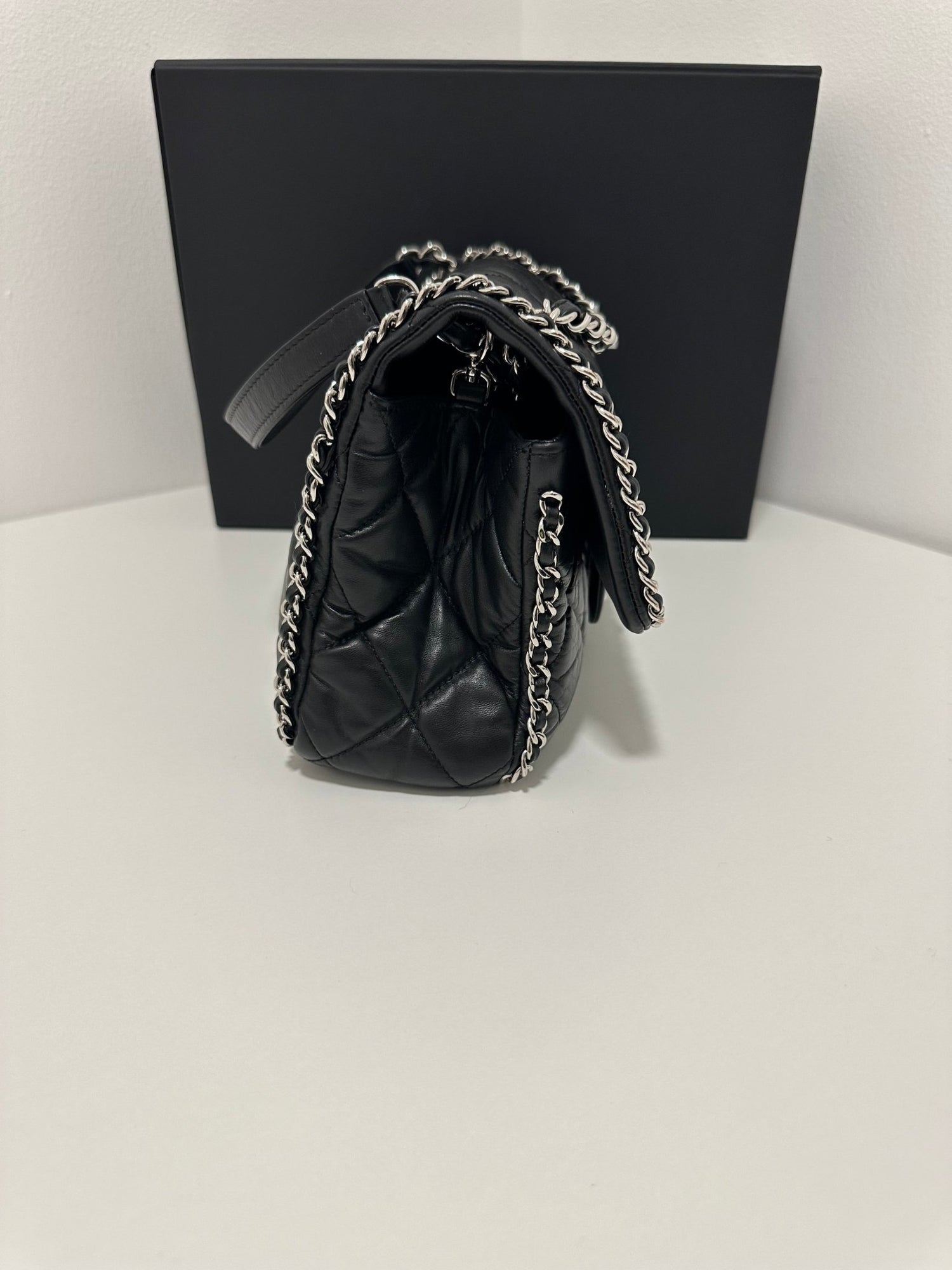 Chanel - Sac Chain Around noir - Les Folies d&