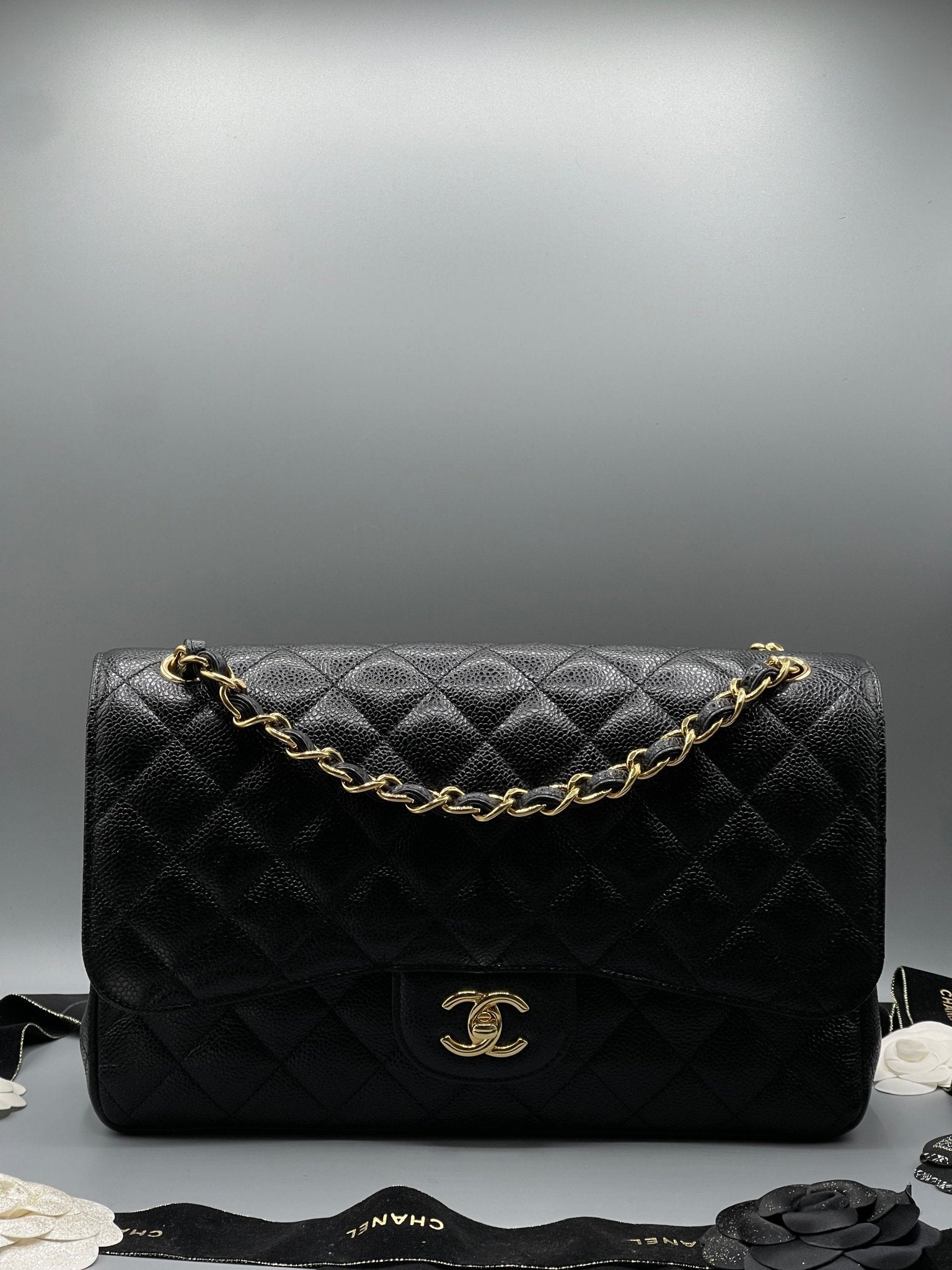 Chanel - Sac Classique 11.12 Jumbo noir - Les Folies d&