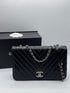 Chanel - Sac Classique Chevron clouté - Les Folies d&