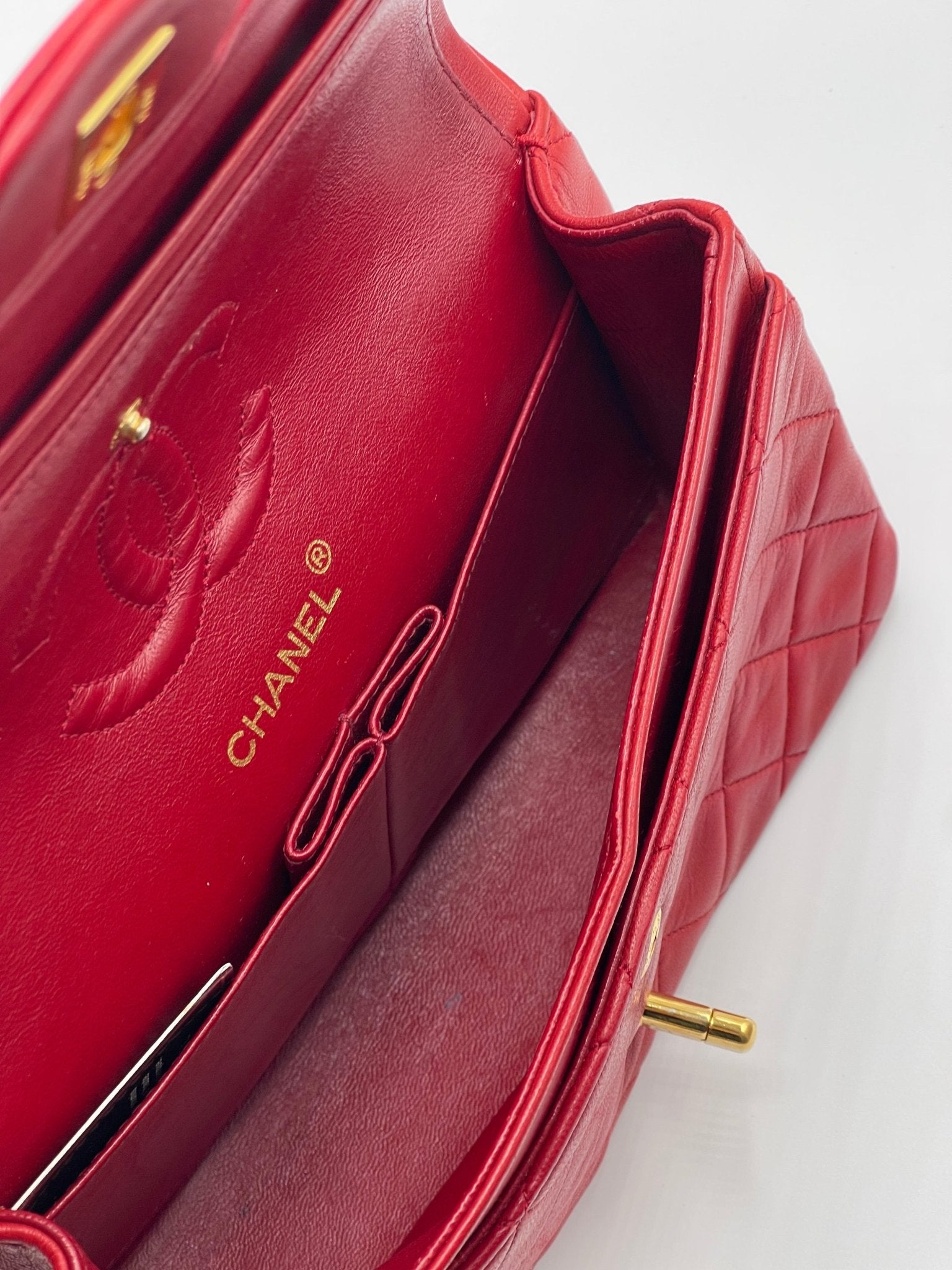 Chanel - Sac classique Timeless 23 rouge - Les Folies d&