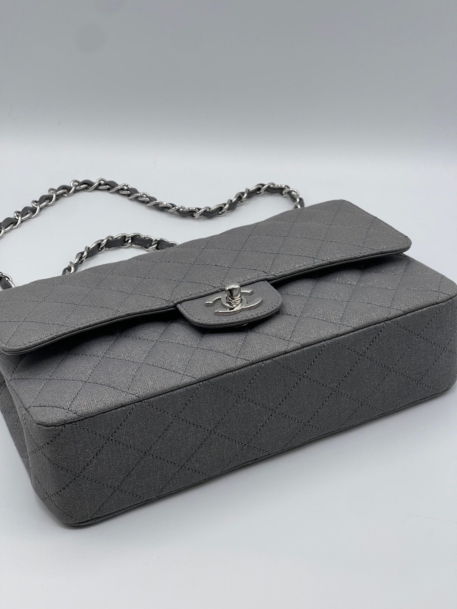 Chanel - Sac classique timeless 25 gris irisé - Les Folies d&