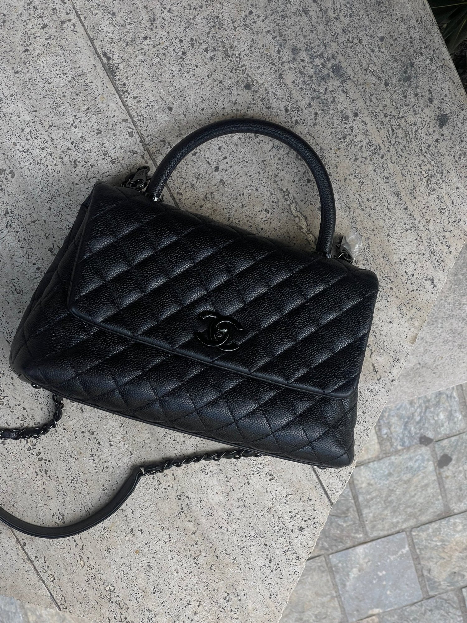 Chanel - Sac coco handle cuir caviar noir all black - Les Folies d&