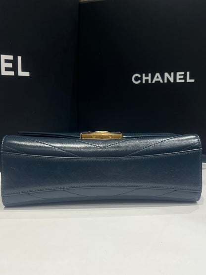 Chanel - sac édition limitée cuir bleu pétrole - Les Folies d&