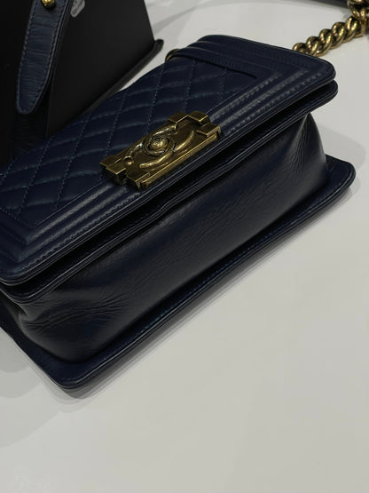 Chanel - Sac Petit Boy bleu nuit - Les Folies d&