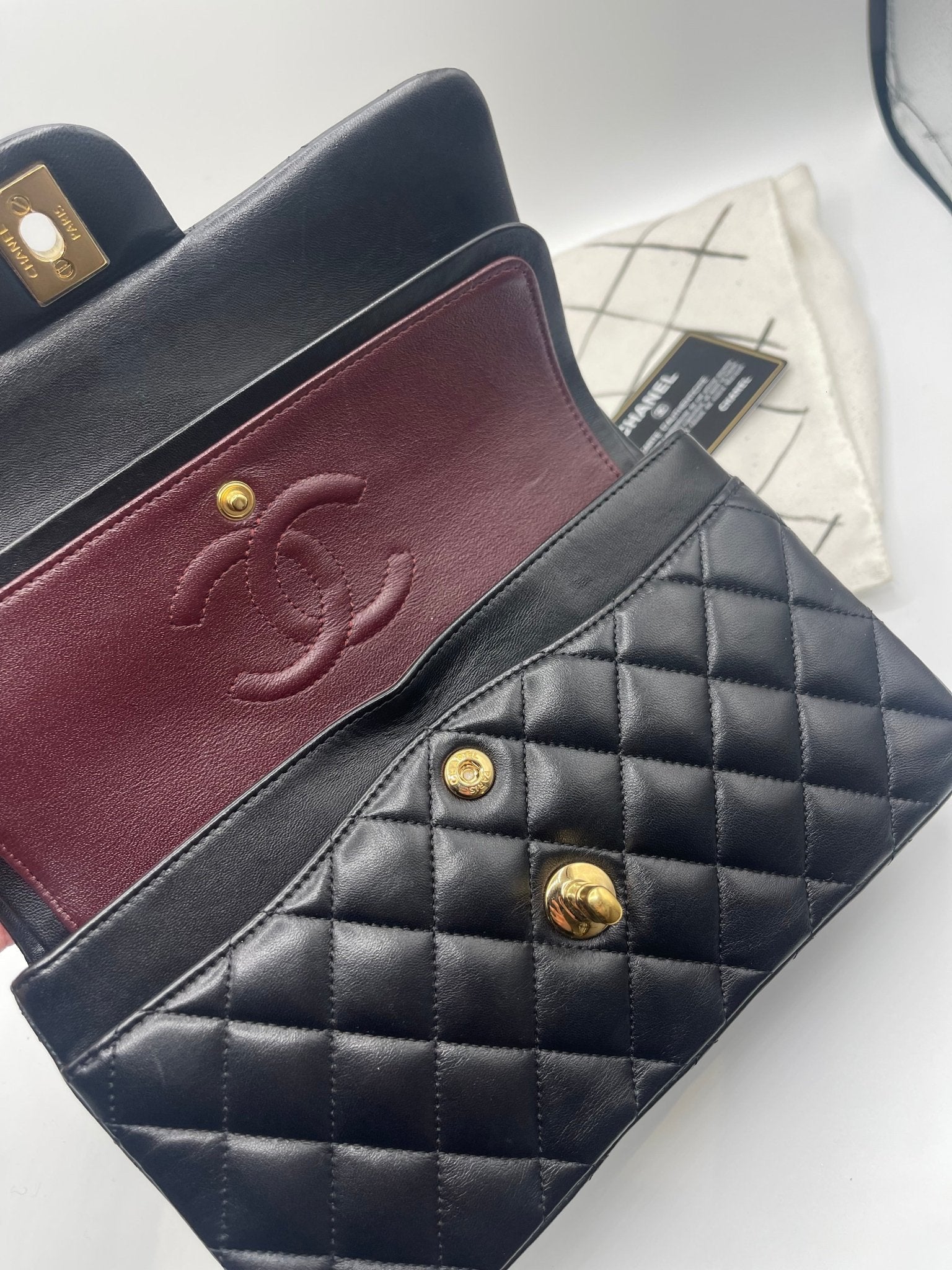 Chanel - sac petit classique cuir noir - Les Folies d&