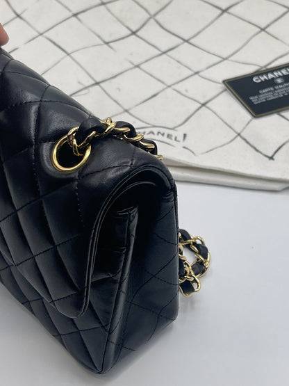 Chanel - sac petit classique cuir noir - Les Folies d&