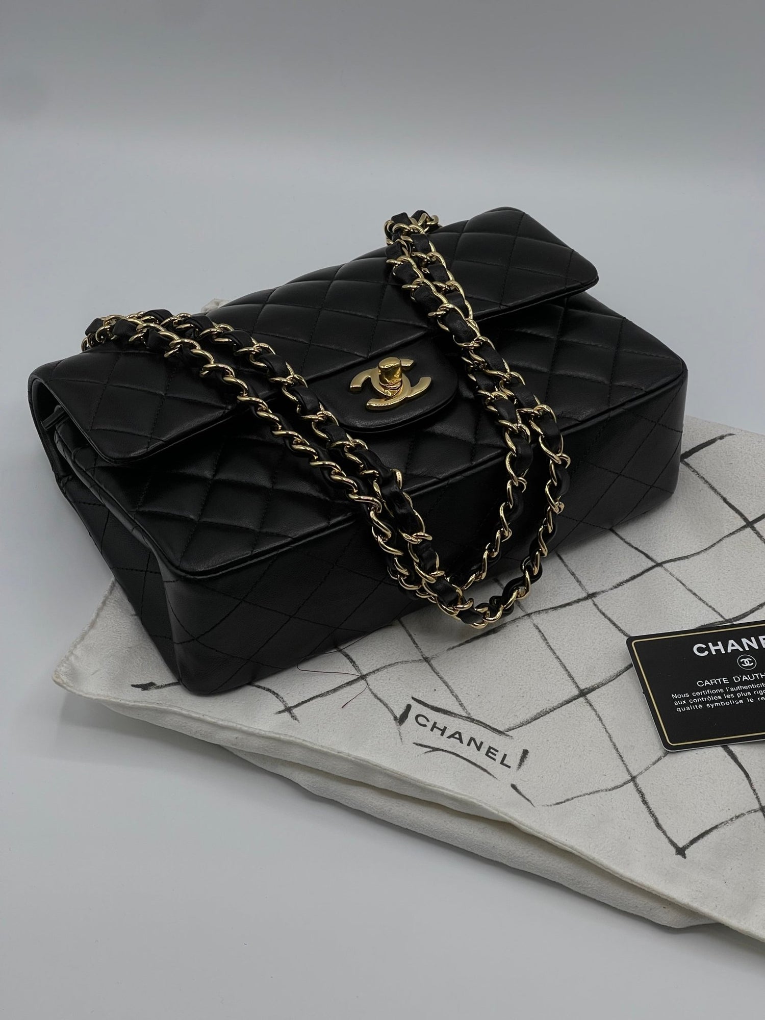 Chanel - sac petit classique cuir noir - Les Folies d&