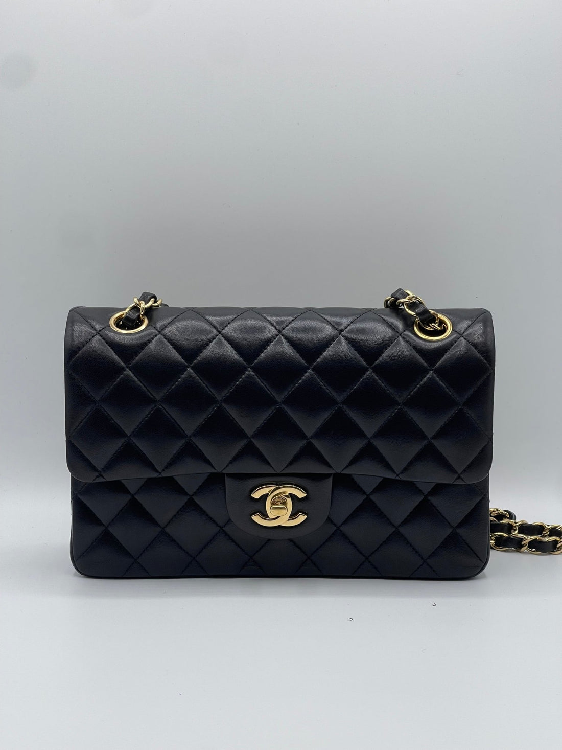 Chanel - sac petit classique cuir noir - Les Folies d&