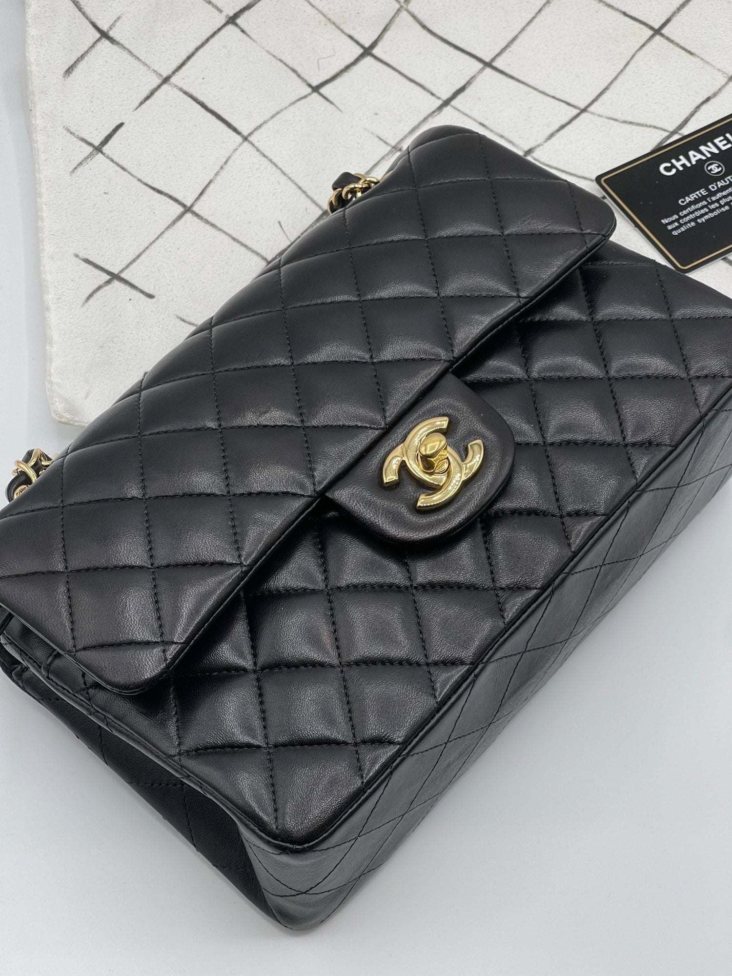 Chanel - sac petit classique cuir noir - Les Folies d&